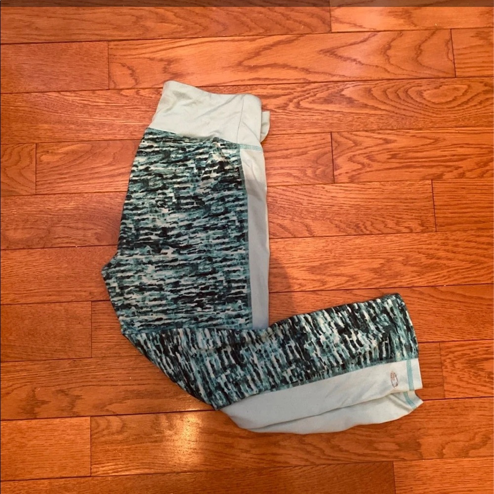 Athletic leggings